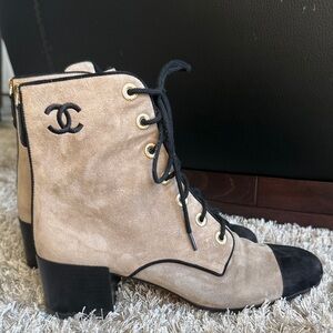 CHANEL Lace-Up Beige and Black Boots 38,5